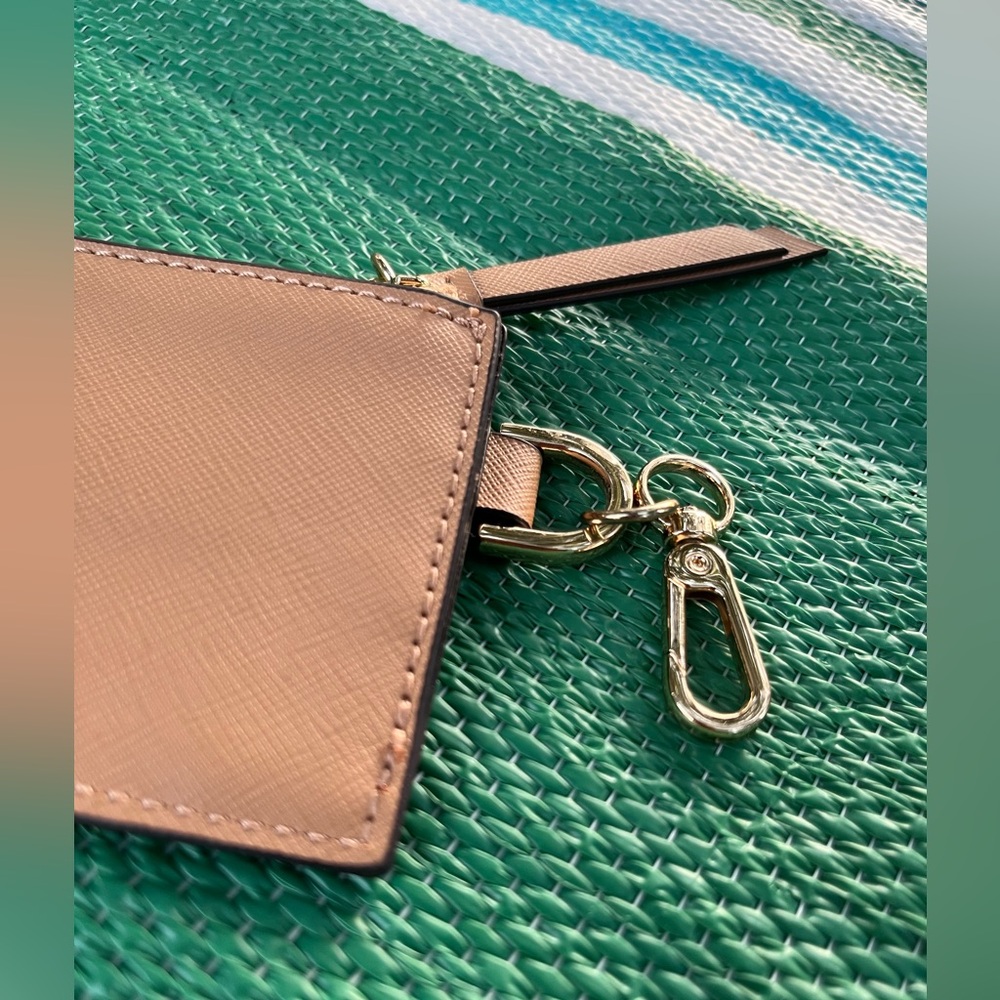 ✨🎉 Calvin Klein Beige Card and Coin Holder with Keychain - Picture 13 of 16